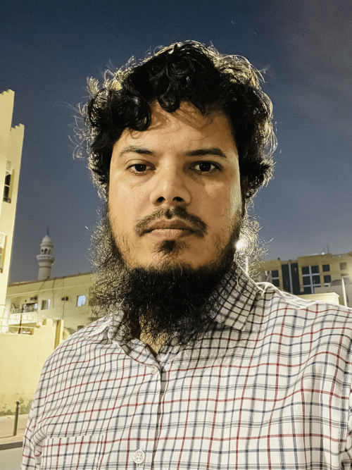 LinkedIn Strategy for Founders to Attract Clients: Why Your Expertise Is Your Fastest Path to Product-Market Fit